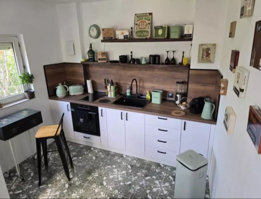 Long-term rental of 4-room apartment in the center of Varna, Bulgaria