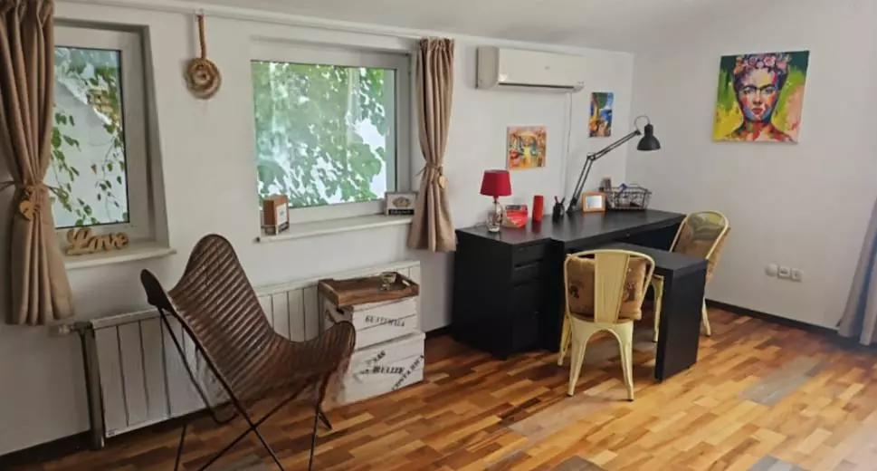 Long-term rental of 4-room apartment in the center of Varna, Bulgaria