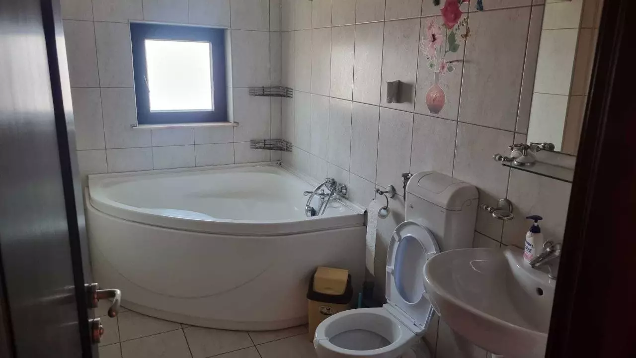 Long-term rental of 120 m² duplex, Constanța, Romania
