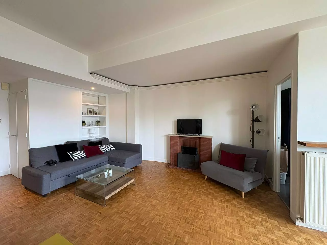 Long-term rental of 72 m² 3-room apartment in Paris 16th district, France