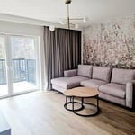 Долгосрочная аренда стильной 2к квартиры 44 m² с балконом и паркингом во Вроцлаве