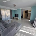 Alquiler a largo plazo de apartamento dúplex de 2 habitaciones 75 m² en Constanza, Rumanía