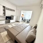 Alquiler a largo plazo de un piso de 2 habitaciones, 50 m², distrito Kiajna, Bucarest, Rumanía