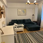 Alquiler a largo plazo de un piso de 2 habitaciones, 55 m², en el distrito City Center, Constanza, Rumanía