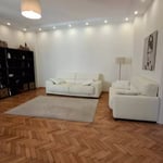 Alquiler a largo plazo de un apartamento de 4 habitaciones, 103 m², en Belgrado, Serbia