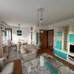 Alquiler a largo plazo de un apartamento de 3 habitaciones, 79 m², en Belgrado, Serbia