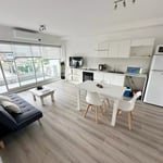 Long-term rental in Buenos Aires: Spacious 2-room apartment with terrace and full amenities in Palermo