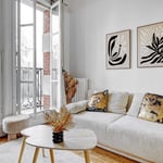 Rent of a modern 2-room apartment, 40 m², 15th district, Paris, France