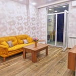 Moderne, helle Wohnung mit Balkon zur Miete, Batumi, Georgien