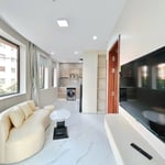 Vermietung einer modernen, vollmöblierten Wohnung mit Bergblick, Da Nang, Vietnam