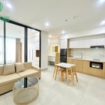 Alquiler a largo plazo de un apartamento luminoso con balcón espacioso, Da Nang, Vietnam