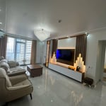 Alquiler de apartamento luminoso y espacioso de tres dormitorios, 96 m², Batumi, Georgia