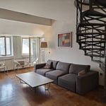 Acogedor apartamento de dos plantas de 91 m² en alquiler en Nuevo Belgrado, Serbia