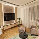 Location d'appartement moderne de 50 m² dans un immeuble récent avec vue sur le parc, district de Vračar, Belgrade, Serbie