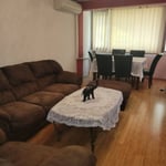 Alquiler de un apartamento luminoso y amueblado de 3 habitaciones, Burgas, barrio Vazrazhdane, Bulgaria