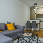 Alquiler de un apartamento de dos habitaciones de 40 m² con balcón, Belgrado, Serbia