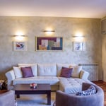 Alquiler de un apartamento espacioso de tres habitaciones de 90 m² en Vračar, Belgrado, Serbia