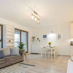 Rent of a spacious four-room apartment with a garage, 86 m², Warsaw, Mokotów, Poland