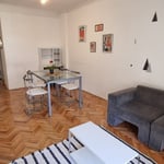 Alquiler de un apartamento amueblado de tres habitaciones, Buenos Aires, Monserrat, Argentina