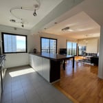 Alquiler de un apartamento luminoso de tres habitaciones con vista panorámica, Buenos Aires, Puerto Madero, Argentina