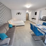 Location d’un studio lumineux avec balcon, Mamaia Sat, Roumanie