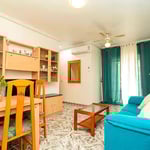 Alquiler de acogedor y soleado apartamento de dos habitaciones con balcón, Torrevieja, España