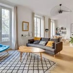 Long-term rental in Paris — 4-room 101 m² apartment with balcony and elevator in the 9th district