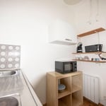 Small bright studio 20 m2 in Paris