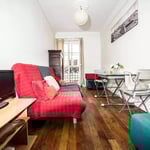Long-term rental studio (28 m²) near Métro Courcelles, 75008 Paris, France