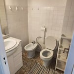 Alquiler a largo plazo en Alicante amplio apartamento de 3 dormitorios con balcón