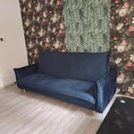 Alquiler a largo plazo de estudio en el centro de Katowice con balcón y cocina independiente