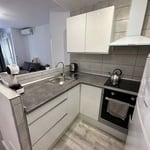 Langfristige Miete einer 2-Zimmer-Wohnung am Strand in Torrevieja, Spanien — nur 250 m vom Meer entfernt