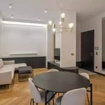 Langzeitmiete 2-Zimmer-Wohnung 64 m² mit Terrasse im Bezirk Mokotów, Warschau, Polen