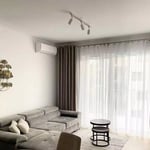 Langzeitmiete einer 2-Zimmer-Wohnung mit 40 m² in Wola, Warschau, Polen