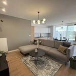 Alquiler a largo plazo de departamento de 4 habitaciones y 98 m² en Cracovia, Polonia