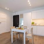 Langzeitmiete: 2-Zimmer-Wohnung 42 m² im Stadtteil Mokotów, Warschau, Polen