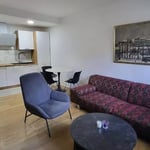 Alquiler a largo plazo de un piso de 3 habitaciones, 52 m², en Banovo Brdo, Belgrado, Serbia