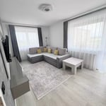Location longue durée d’un appartement de 3 pièces, 80 m², Tractorul, Brașov, Roumanie