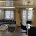 Alquiler a largo plazo de un piso de 3 habitaciones, 84 m², en el distrito de Voždovac, Belgrado, Serbia