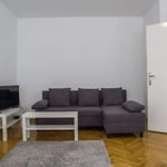 Location longue durée d’un appartement de 2 pièces, 37 m², au centre-ville, Belgrade, Serbie