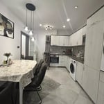 Alquiler a largo plazo de un apartamento de 4 habitaciones, 100 m², en Varna, Bulgaria