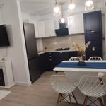 Alquiler a largo plazo de un piso cómodo de 2 habitaciones, 60 m², Constanza, Rumanía