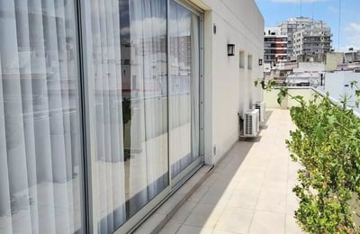 Long-term rental in Buenos Aires: Bright 2-room apartment with terrace in Belgrano