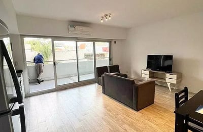 Long-term rental in Buenos Aires: Quiet 2-room apartment with balcony and pool in Palermo