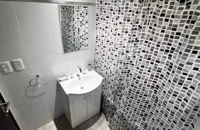 Long-term rental in Buenos Aires: Quiet 2-room apartment with balcony and pool in Palermo