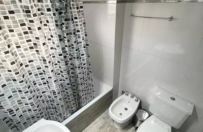 Long-term rental in Buenos Aires: Quiet 2-room apartment with balcony and pool in Palermo