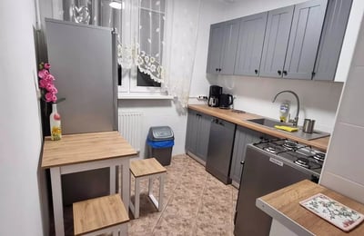 For Rent: 3-Bedroom Apartment 50 m² in Wrocław, Pet-Friendly 🐾