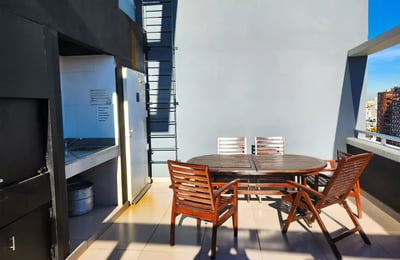 Long-Term 2-Room Apartment with Pool and Security in Buenos Aires, Argentina, Palermo