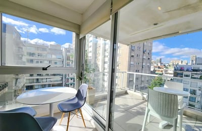 Long-Term 2-Room Apartment with Pool and Security in Buenos Aires, Argentina, Palermo