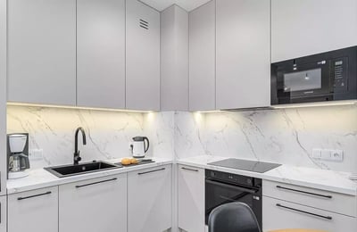 Alquiler de Apartamento de 2 Habitaciones, 36m², Calle Erazma Ciołka, Wola, Varsovia, Polonia